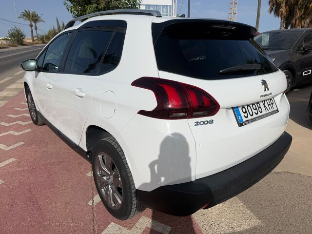 PEUGEOT 2008 STYLE 1.2 E-THP AUTO SPANISH LHD IN SPAIN 83000 MILES SUPERB 2018